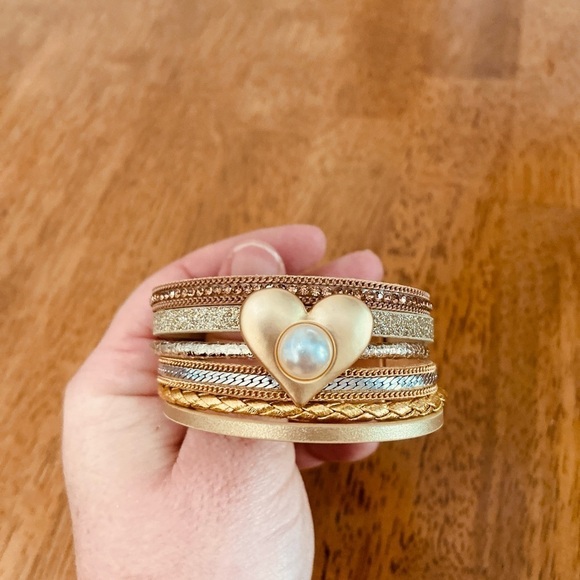 Gold Multi-Layer Heart Pearl Magnetic Clasp Bracelet Boho Chic Sparkle Jewelry - Picture 5 of 6